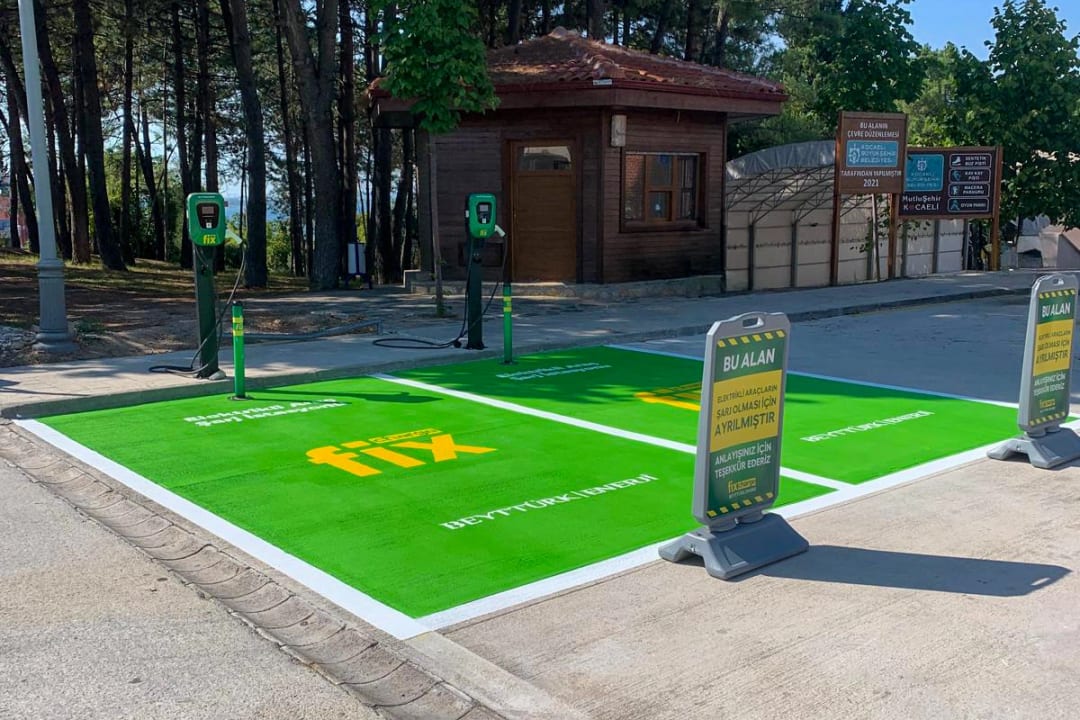Karamürsel Yüzme havuzu 